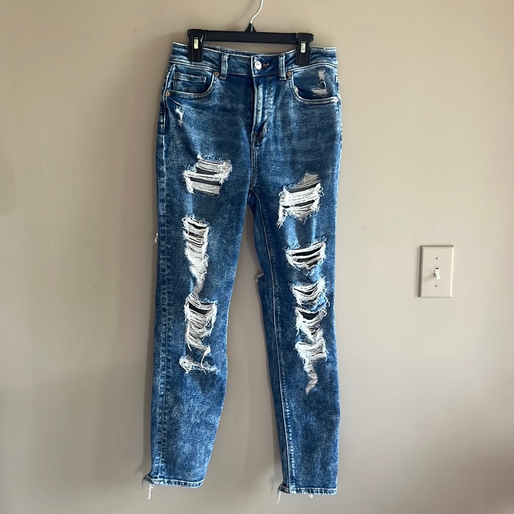 American eagle distressed jeans